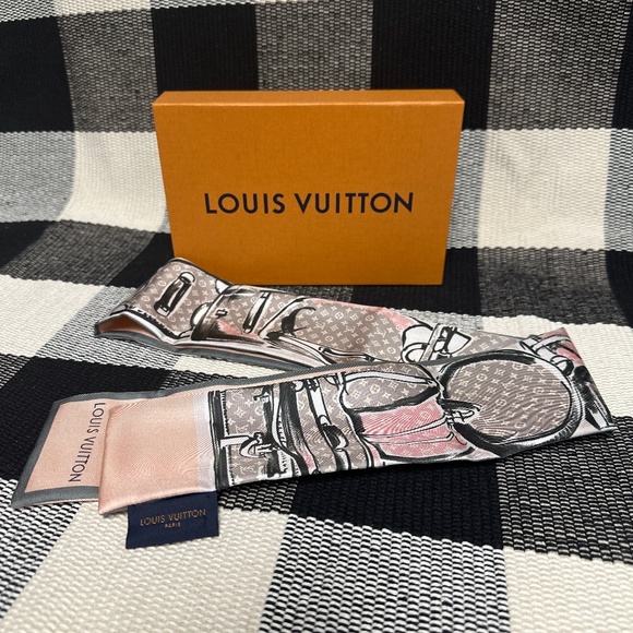 Louis Vuitton nwot 100% silk bandeau poodle rose grey logo thin bag trunk scarf - Picture 1 of 8